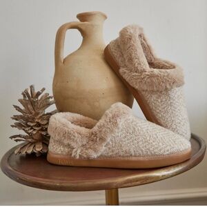 TOMS (7) NWT • Oslo Convertible Slipper